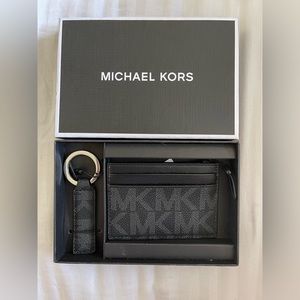 MICHAEL KORS Logo Leather Card Case and Keychain Set